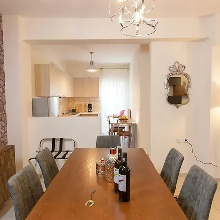 V Luxury Apartment 3 Ioannina Buitenkant foto