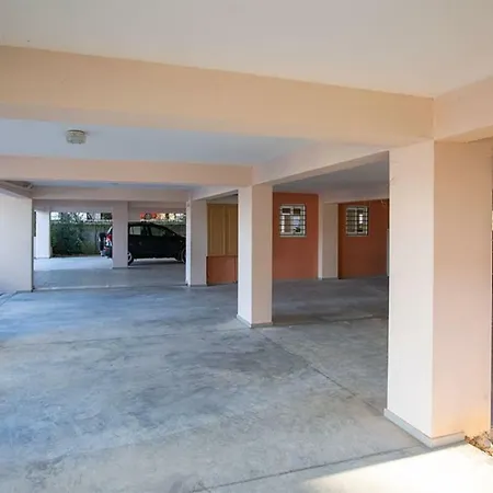 V Luxury Apartment 3 Ioannina Buitenkant foto