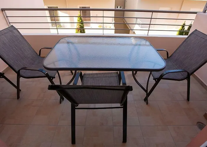 V Luxury Apartment 3