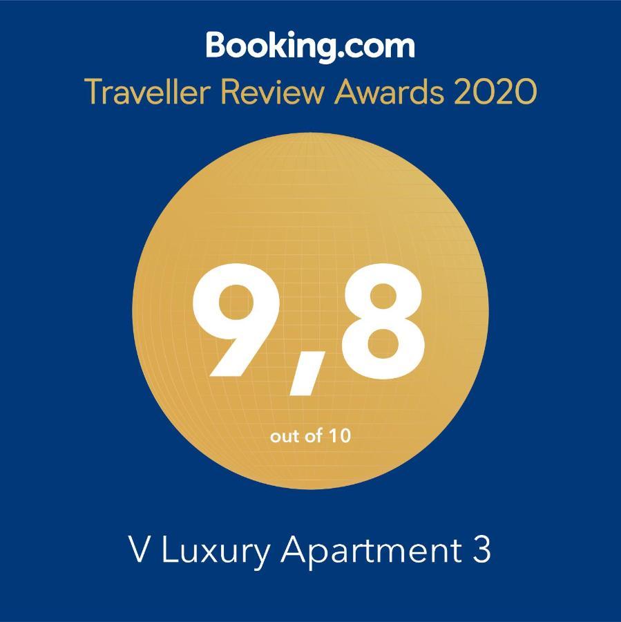 V Luxury 3 *